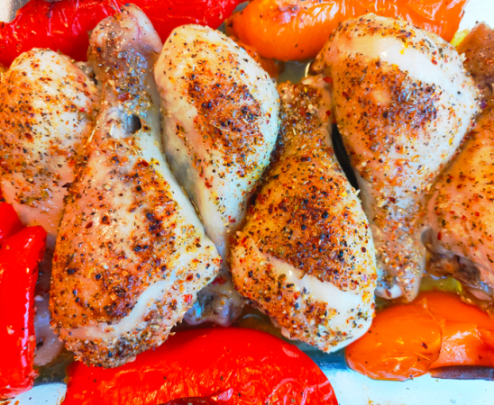 Куриные голени запеченные в духовке до румяной корочки с болгарским перцем