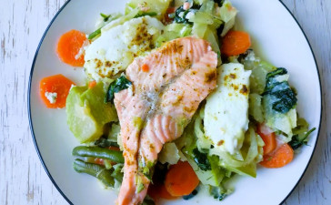Форель с адыгейским сыром и овощами