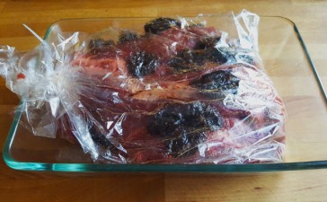 Запекание говядины в духовке в пакете