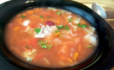 Вкусный фасолевый суп с овощами и мясом