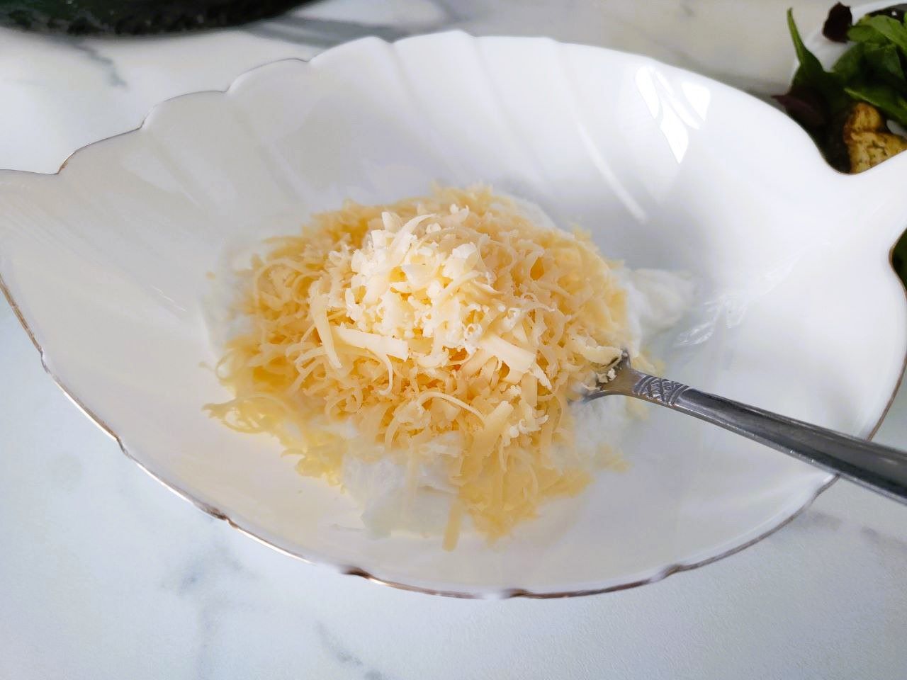 Рецепт красивой закуски на праздник из баклажанов и чеснока - шаг 4