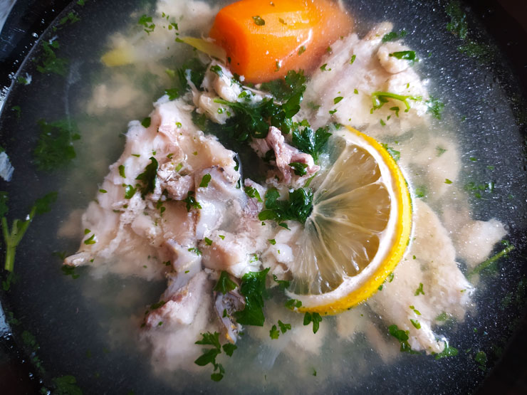 Рецепт бульона из белой речной рыбы судака