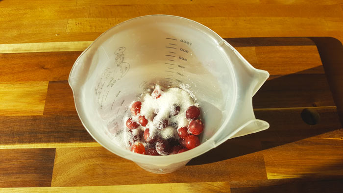 Рецепт десерта с ягодами крыжовника - шаг 2