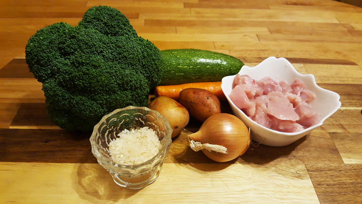 Рецепт детского супа с оливковым маслом, кабачком и брокколи