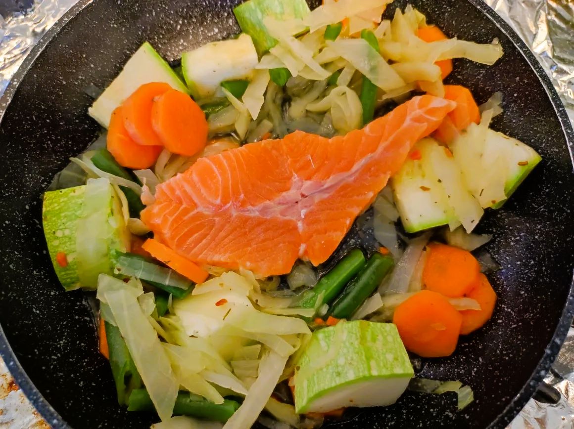 Рецепт блюда для диетического ужина с рыбой и овощами - шаг 5