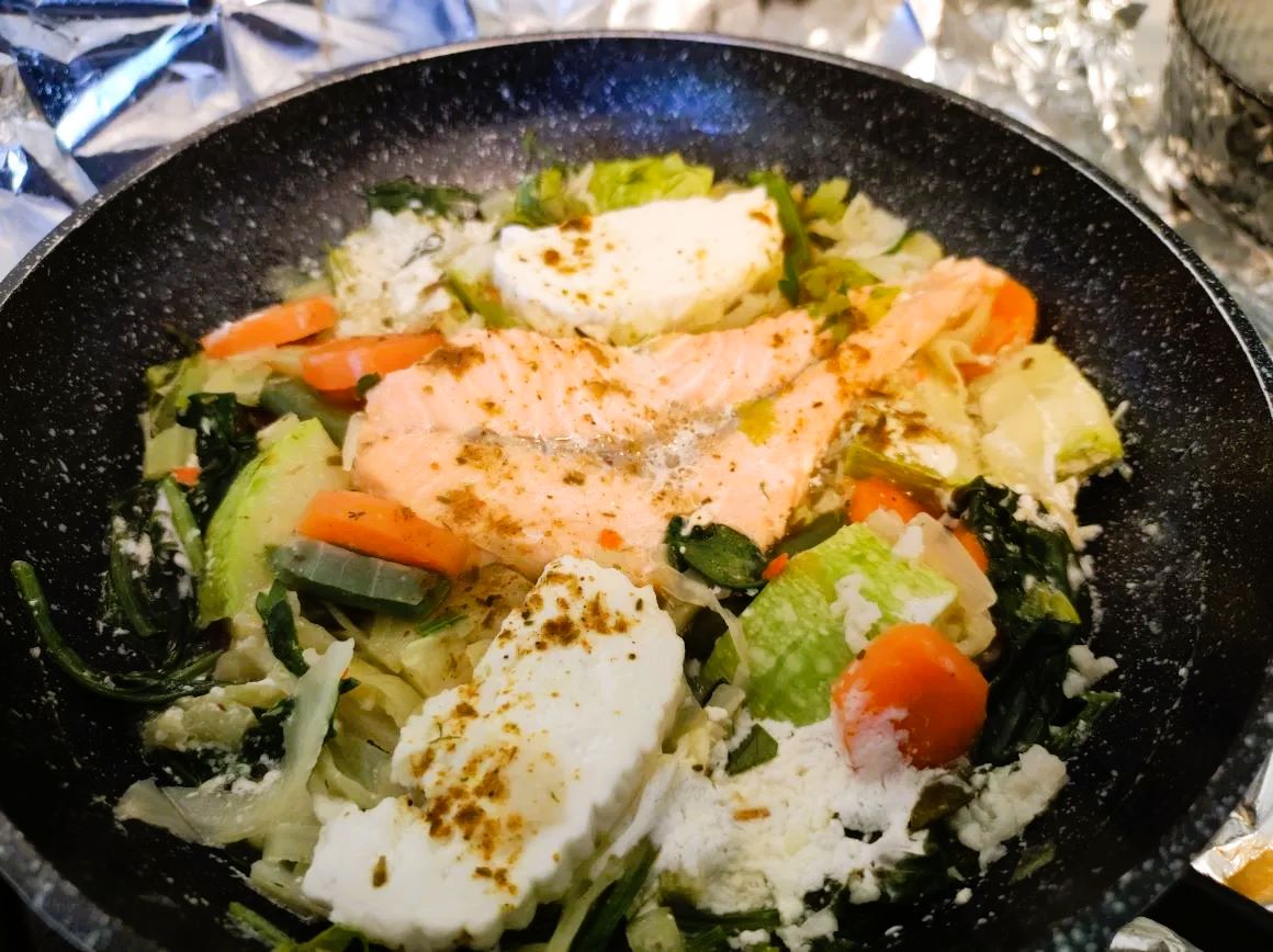 Рецепт блюда для диетического ужина с рыбой и овощами - шаг 9