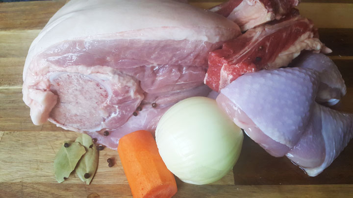Нежный холодец из курицы и говядины с желатином – пошаговый рецепт приготовления с фото