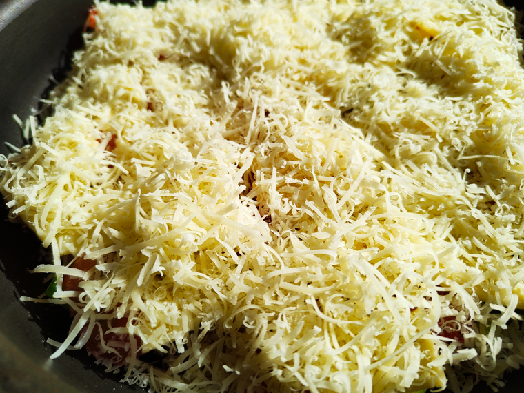 Индейка запеченная с картофелем под сыром