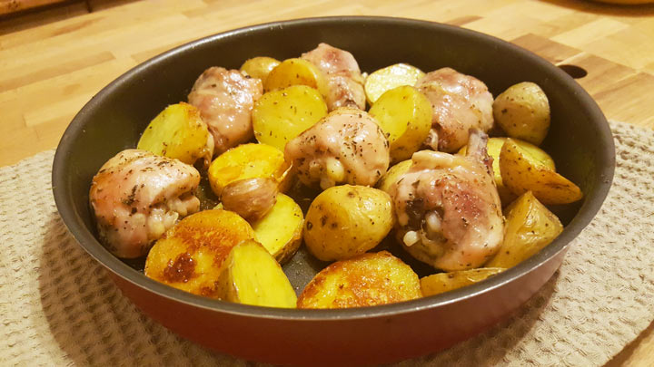 Рецепт куриных голеней запеченных с картофелем - шаг 5