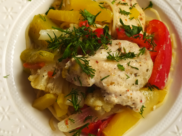 Курица с овощами в рукаве в духовке - 6 пошаговых фото в рецепте