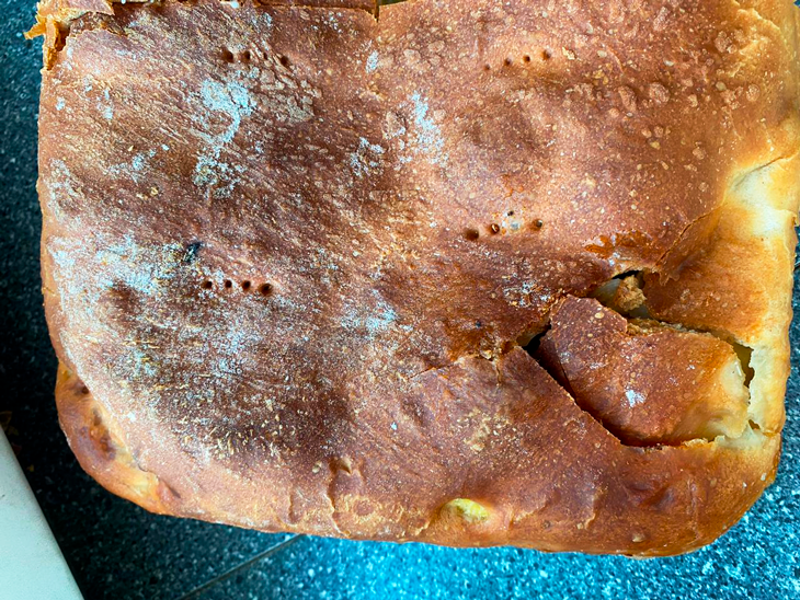 Рецепт сытного пирога с мясом, с картошкой и луком на пышном дрожжевом тесте - шаг 9