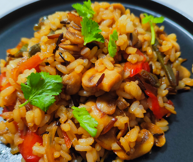 Рецепт Постного вегетарианского риса с грибами и стручковой фасолью