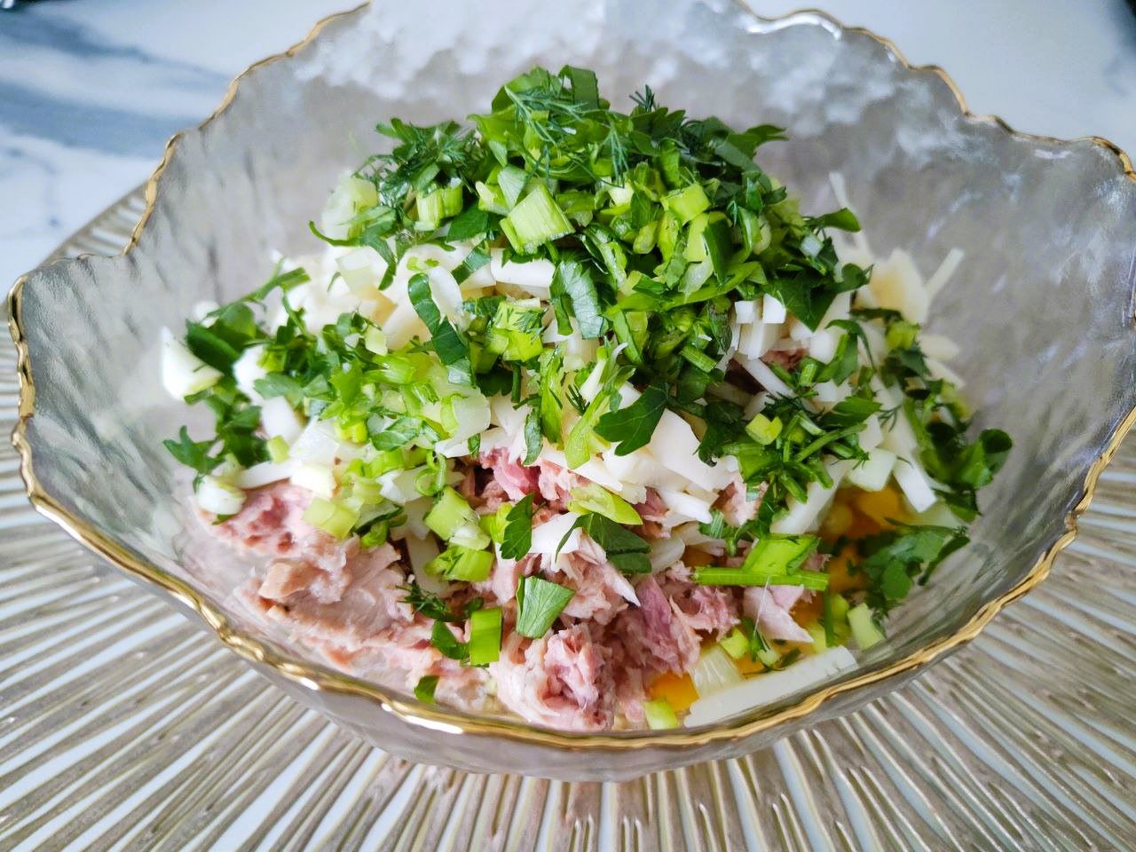 Рецепт блюда из закусочных рулетиков с тунцом, яйцом и сыром - шаг 5