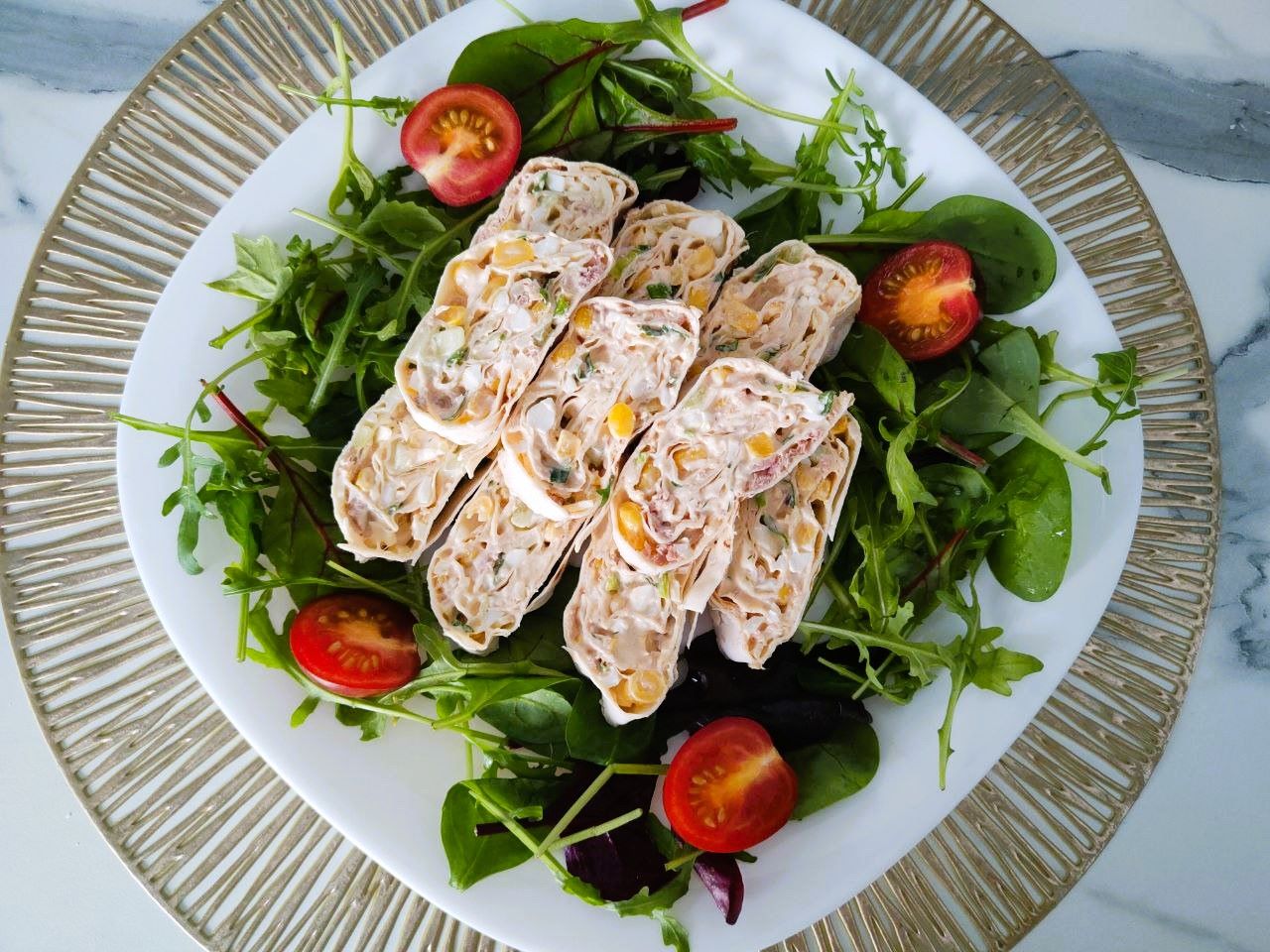 Рецепт блюда из закусочных рулетиков с тунцом, яйцом и сыром - шаг 11
