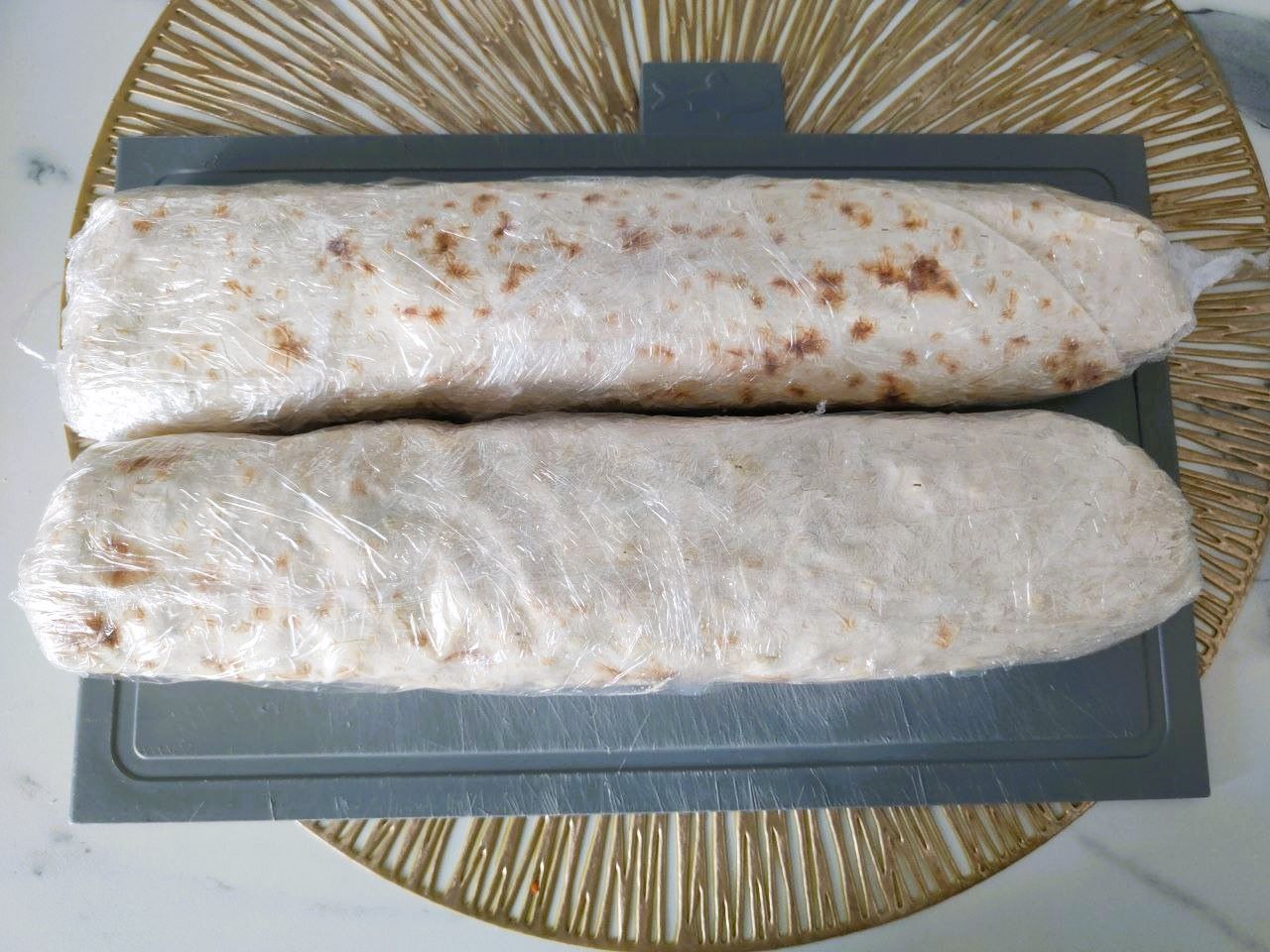 Рецепт блюда из закусочных рулетиков с тунцом, яйцом и сыром - шаг 10
