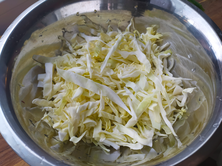 Салат из корня сельдерея с сыром