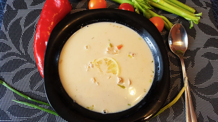 Рецепт супа Том Кха с курицей, овощами и острыми специями - шаг 8