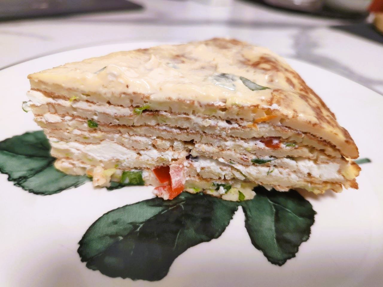 Рецепт закусочного торта с кабачком и чесноком - шаг 23