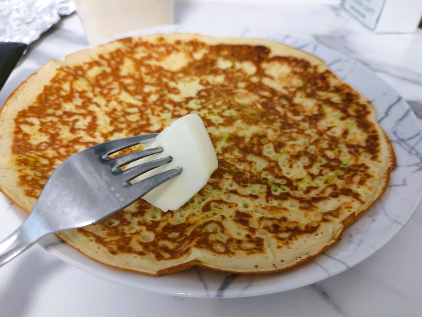 Рецепт закусочного торта с кабачком и чесноком - шаг 14