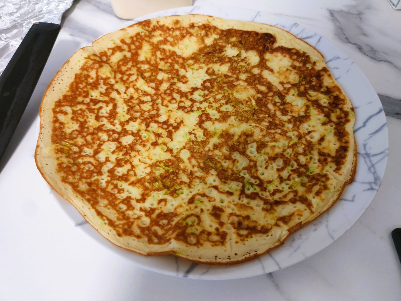 Рецепт закусочного торта с кабачком и чесноком - шаг 13