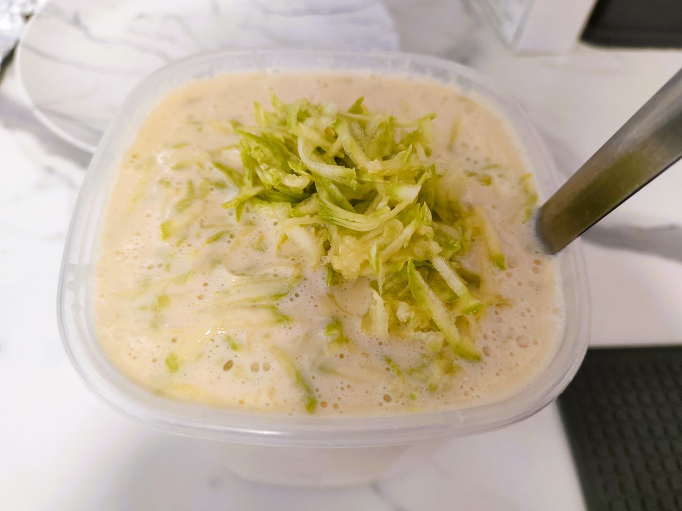 Рецепт закусочного торта с кабачком и чесноком - шаг 10
