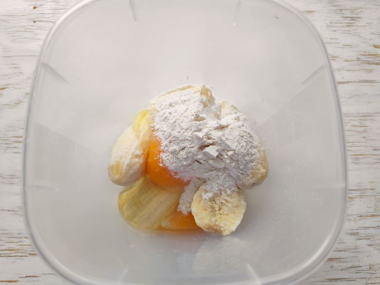 Рецепт Домашнего торта с яйцами, бананом и какао - шаг 3