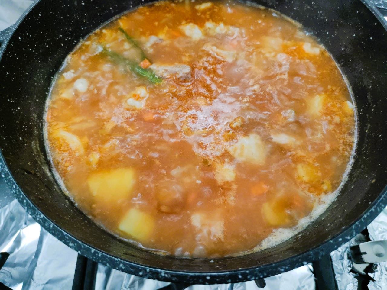 Рецепт блюда из свинины на косточке, картофеля и капусты - шаг 14