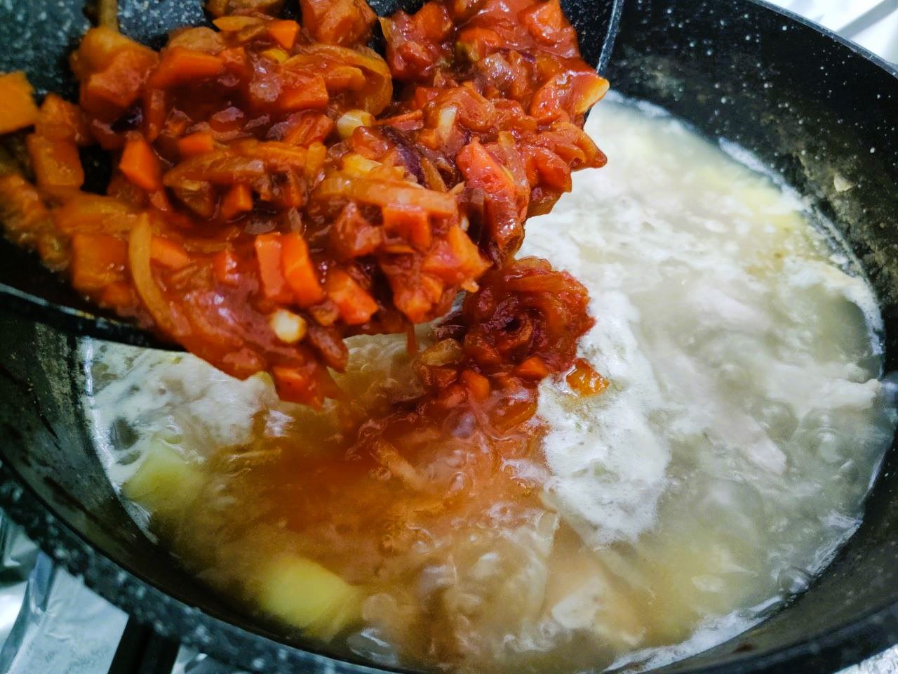 Рецепт блюда из свинины на косточке, картофеля и капусты - шаг 13
